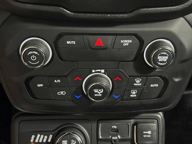 Used 2018 Jeep Renegade Trailhawk w/ Cold Weather Group II AWD/4WD image 18