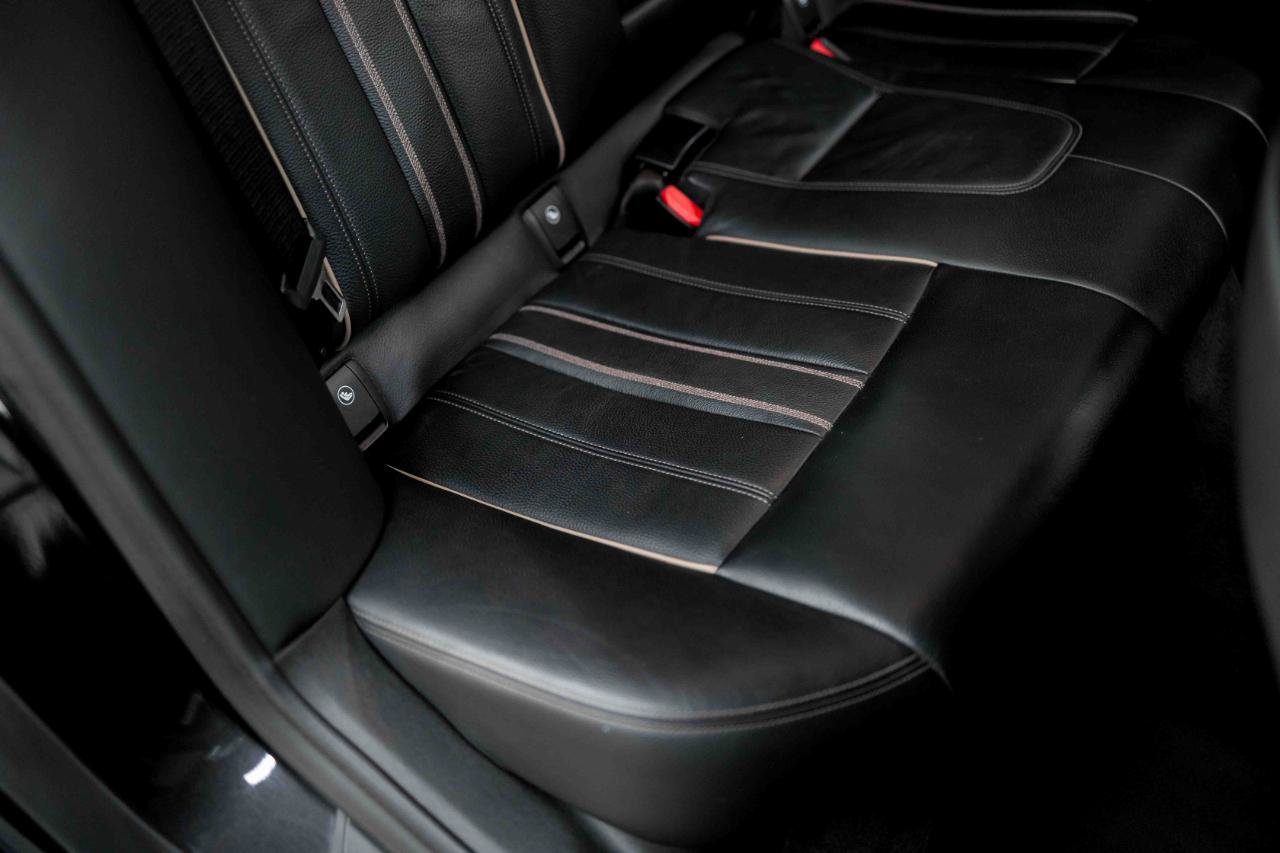 Used 2019 BMW 540i w/ M Sport Package RWD image 60