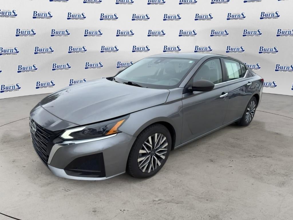 Used 2024 Nissan Altima 2.5 SV FWD image 3