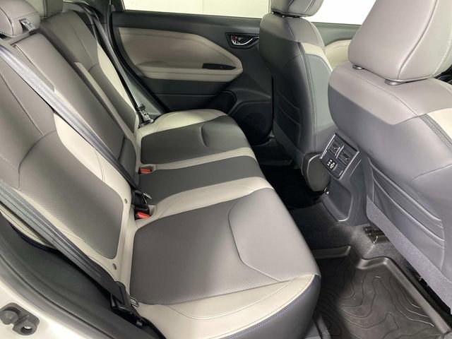 Used 2025 Subaru Forester Limited image 13