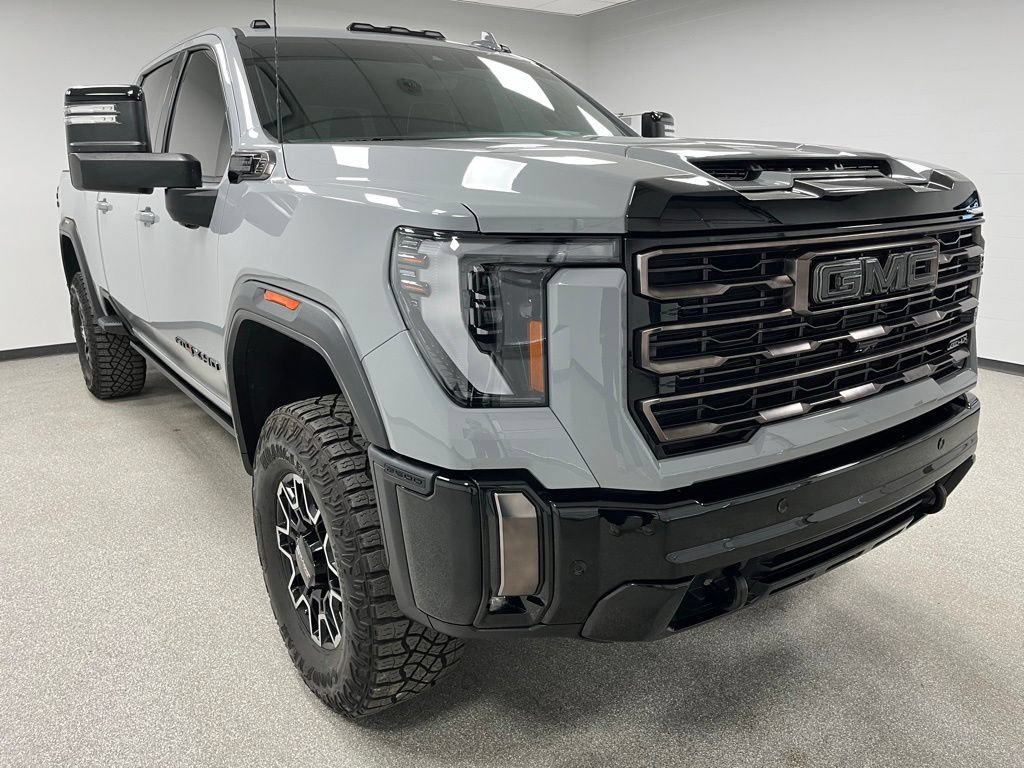Used 2024 GMC Sierra 2500 AT4X AWD/4WD image 2