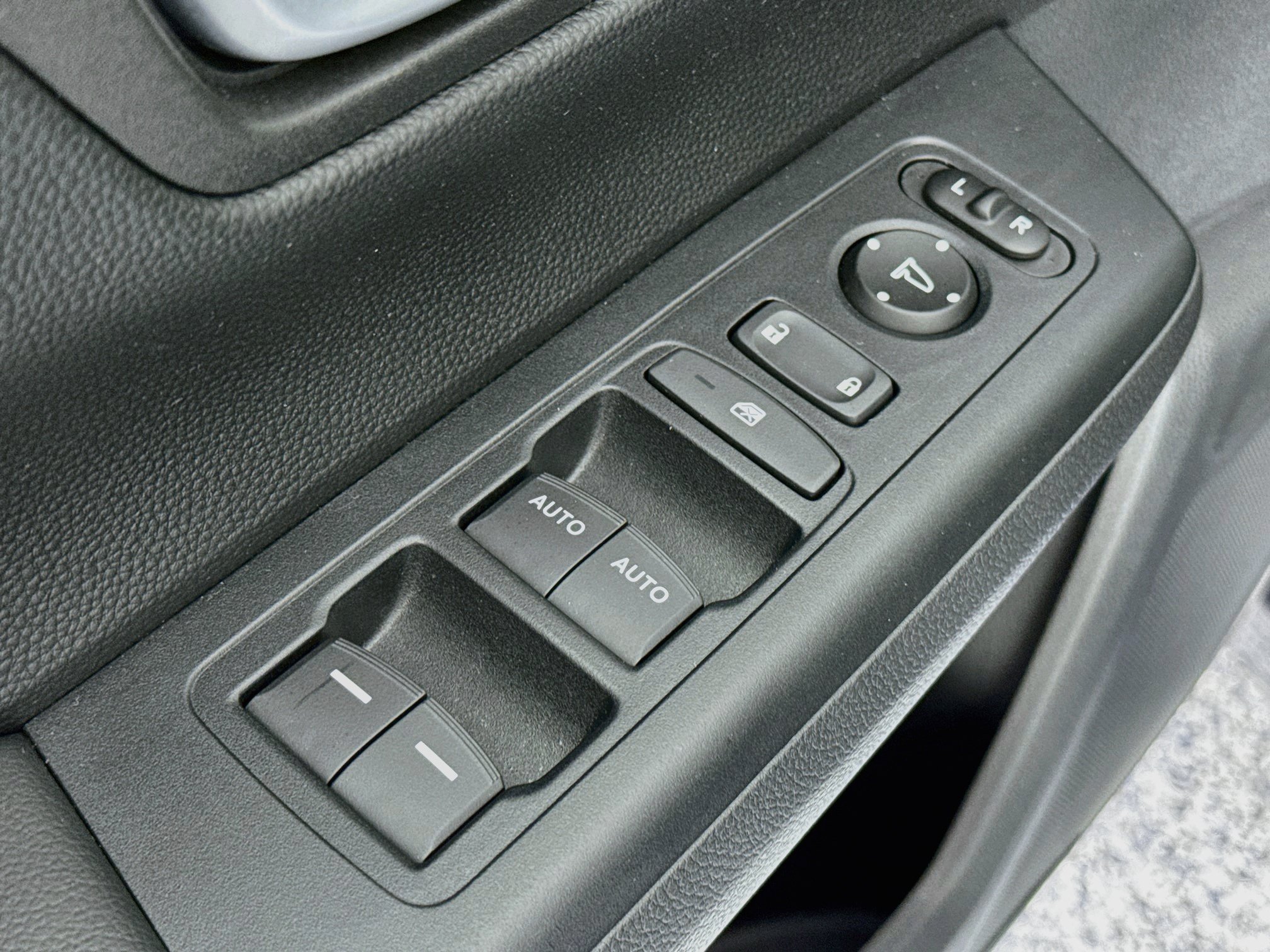Certified 2023 Honda CR-V EX image 17