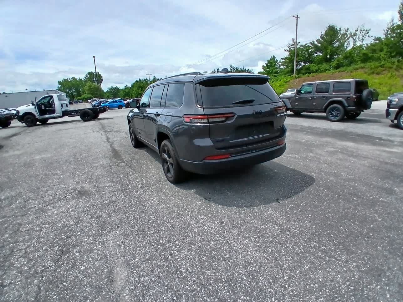 New 2025 Jeep Grand Cherokee L Laredo AWD/4WD image 6