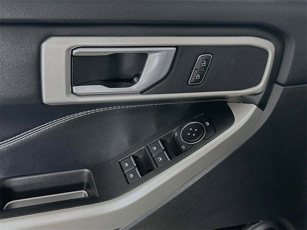 Used 2022 Ford Explorer XLT image 24