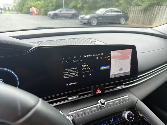 Used 2024 Hyundai Elantra SEL w/ Convenience Package FWD image 23