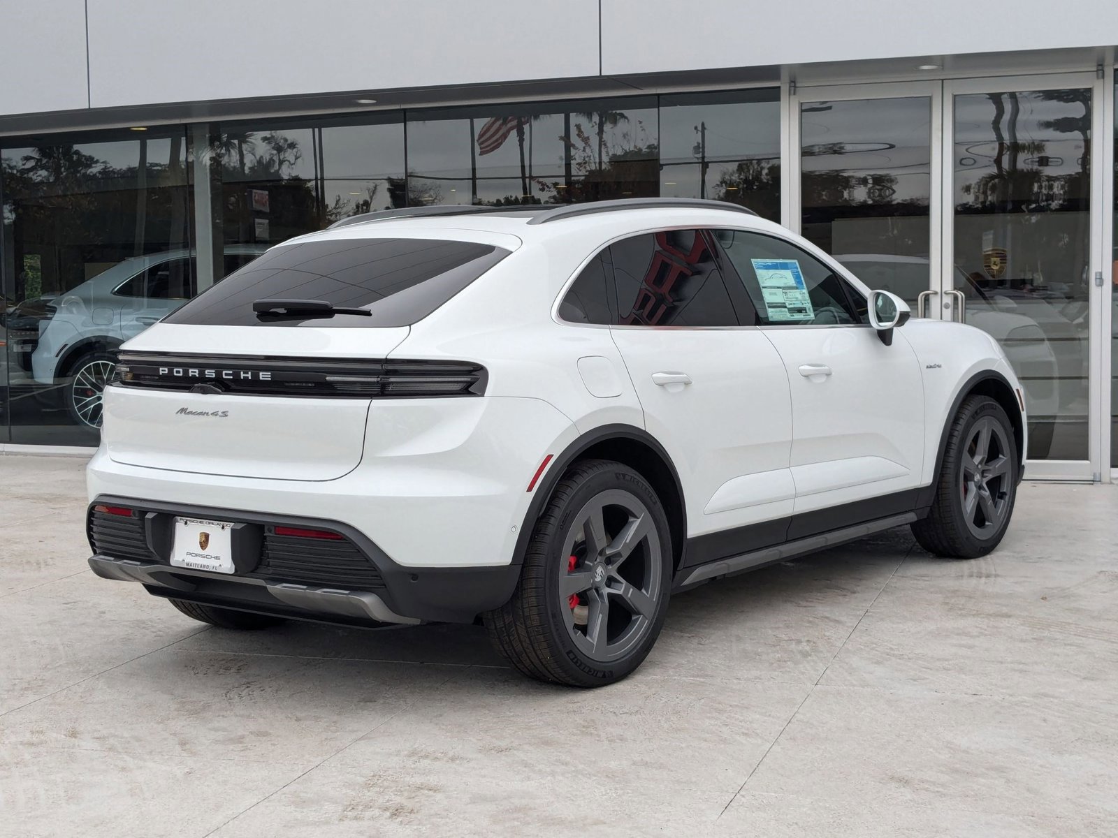 New 2025 Porsche Macan 4S Electric image 9