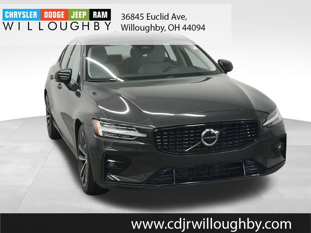 Used 2024 Volvo S60 B5 Core w/ Climate Package image 3