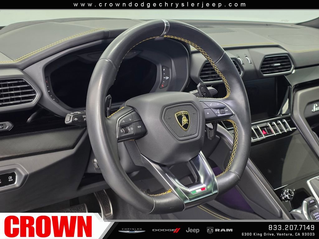Used 2022 Lamborghini Urus AWD/4WD image 36