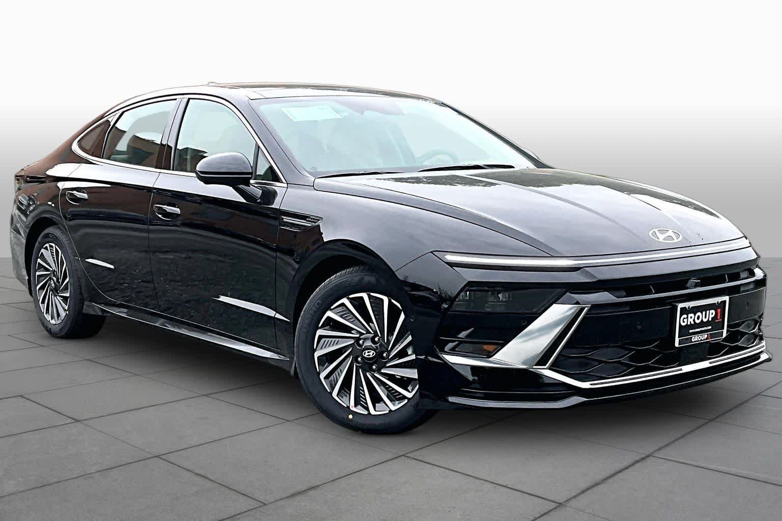 New 2026 Hyundai Sonata Limited FWD image 2