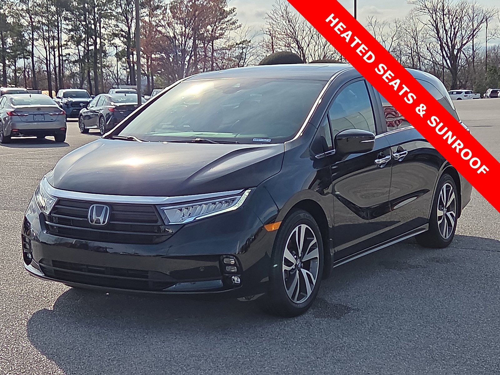 Used 2024 Honda Odyssey Touring image 2