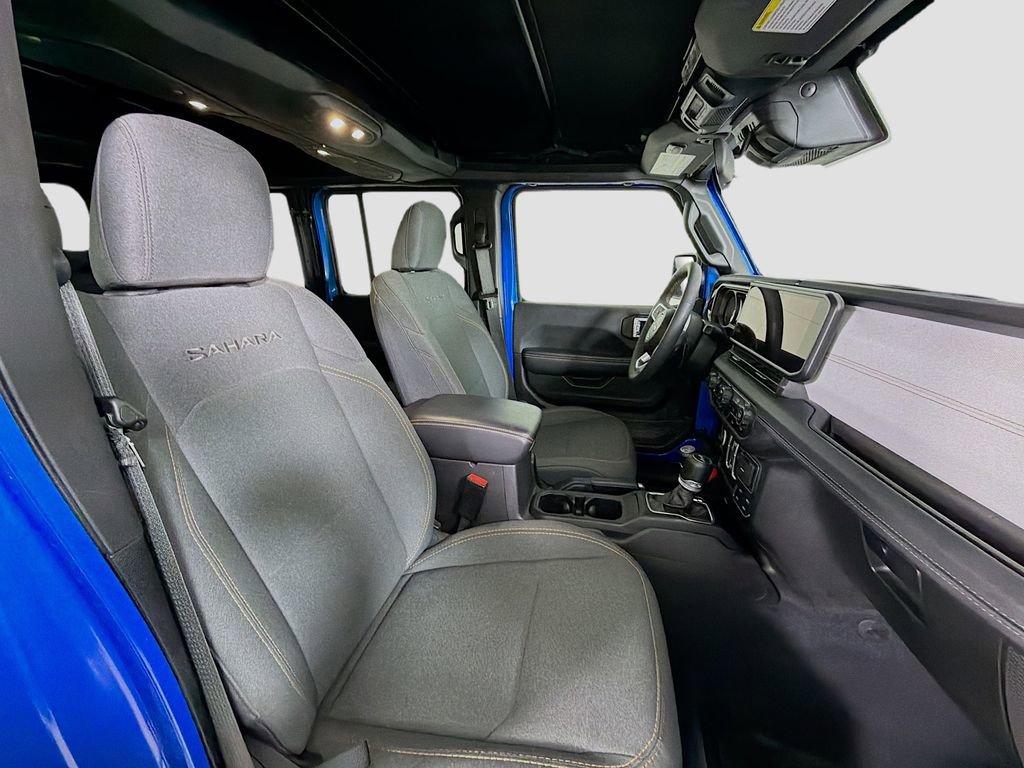 Used 2024 Jeep Wrangler Unlimited Sahara image 29