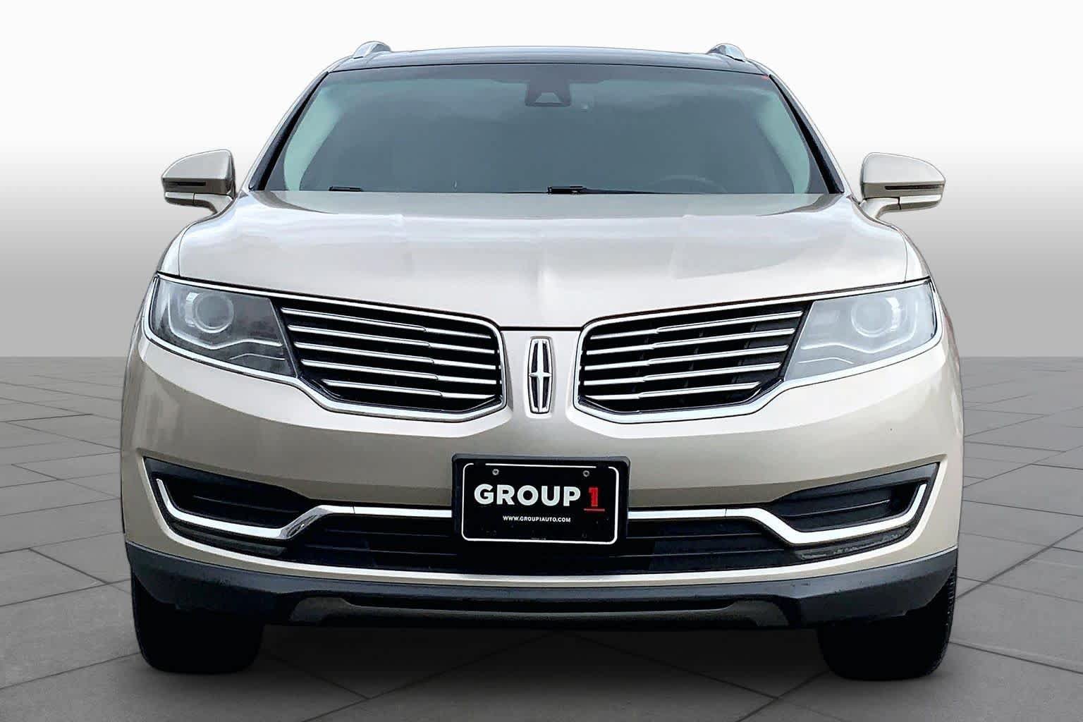 Used 2017 Lincoln MKX Reserve w/ Lincoln MKX Climate Package FWD image 4