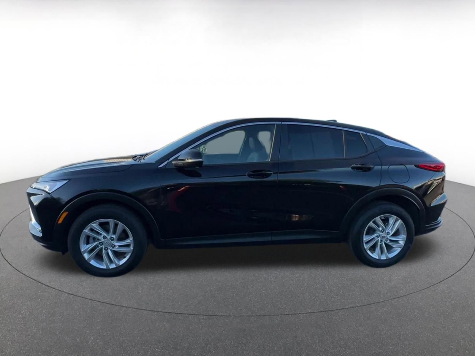 Used 2025 Buick Envista Preferred image 9