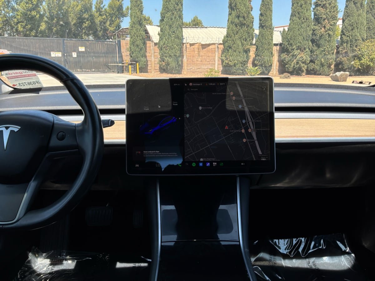 Used 2018 Tesla Model 3 Long Range RWD image 14