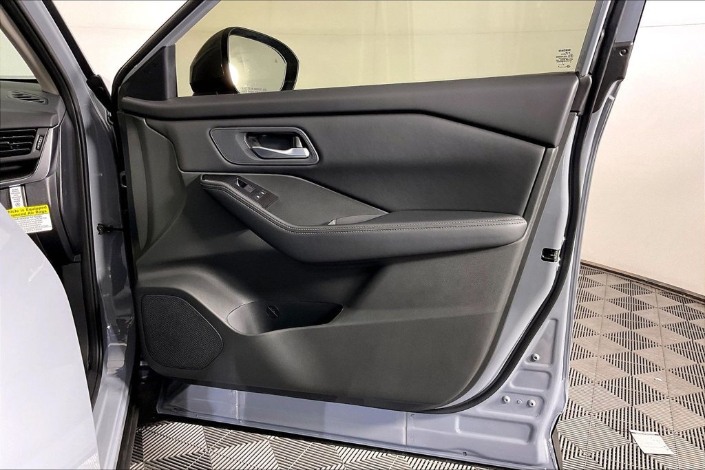 New 2026 Nissan Rogue SV w/ Cold Weather Package FWD image 16
