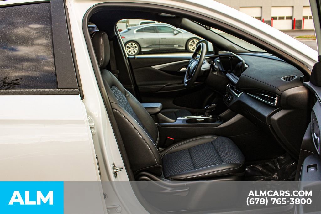 Used 2025 Buick Envista Preferred image 19