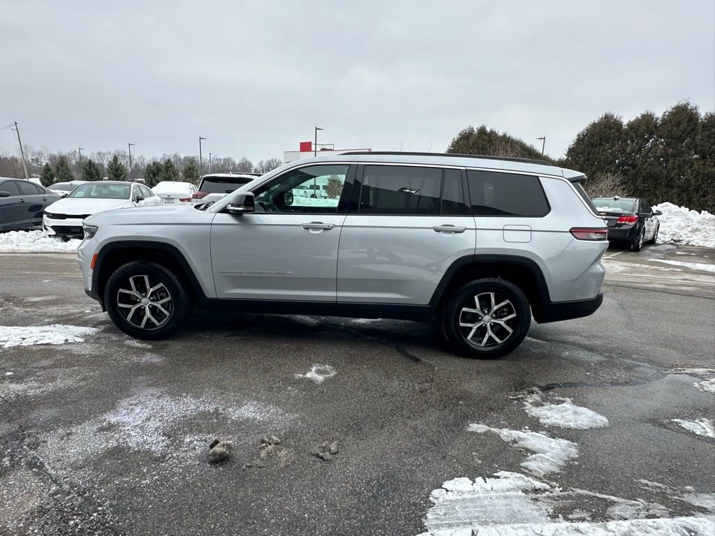 Used 2024 Jeep Grand Cherokee L Limited w/ Luxury Tech Group II image 4