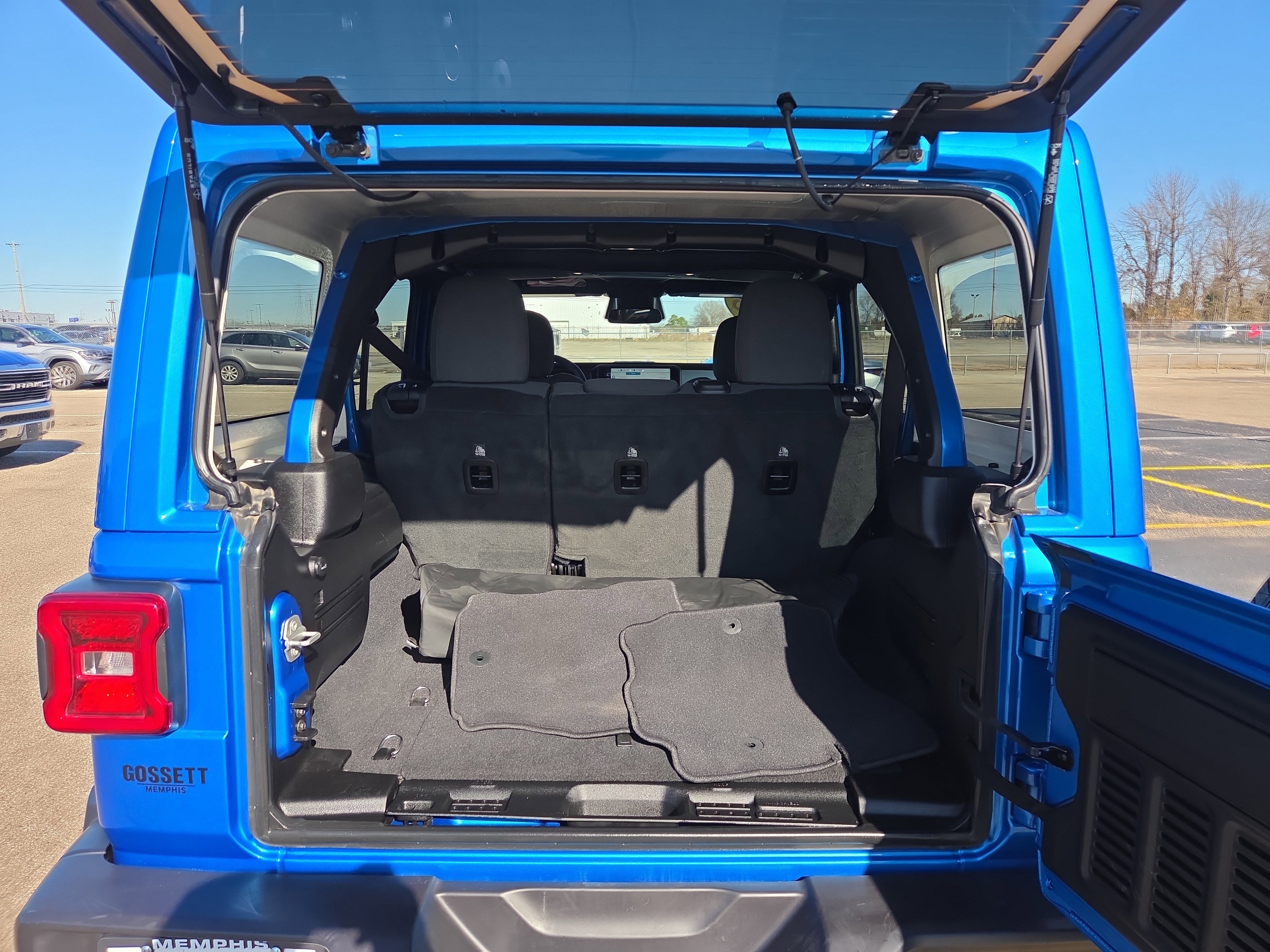 Certified 2025 Jeep Wrangler Sahara image 8