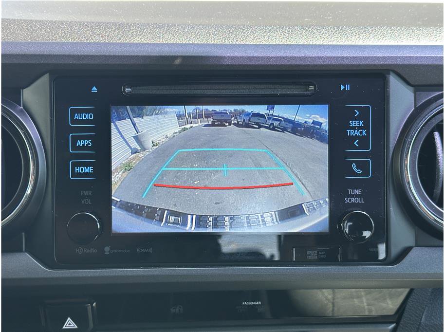 Used 2017 Toyota Tacoma TRD Sport w/ Tow Package (A/T) image 22