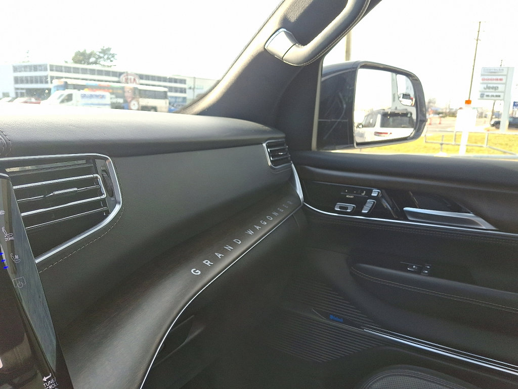 Used 2024 Jeep Grand Wagoneer L 4WD image 30