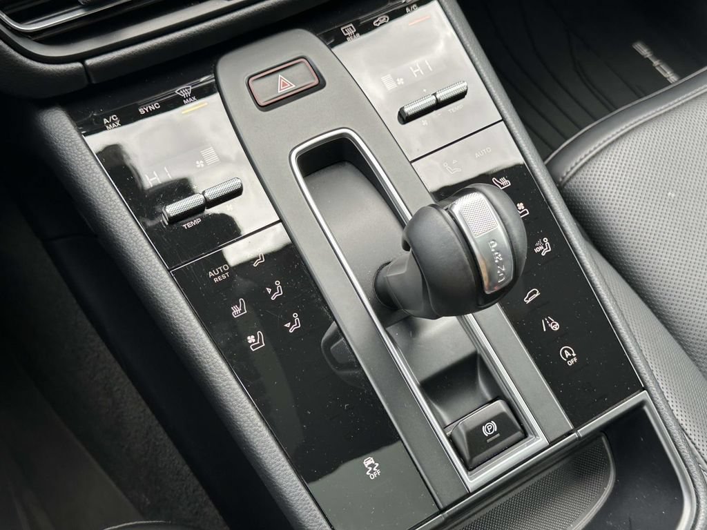 Certified 2026 Porsche Macan AWD/4WD image 29