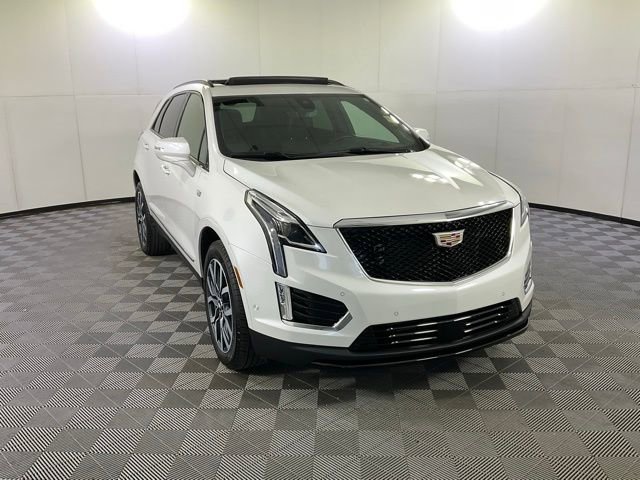 Certified 2023 Cadillac XT5 Sportv w/ Technology Package image 3