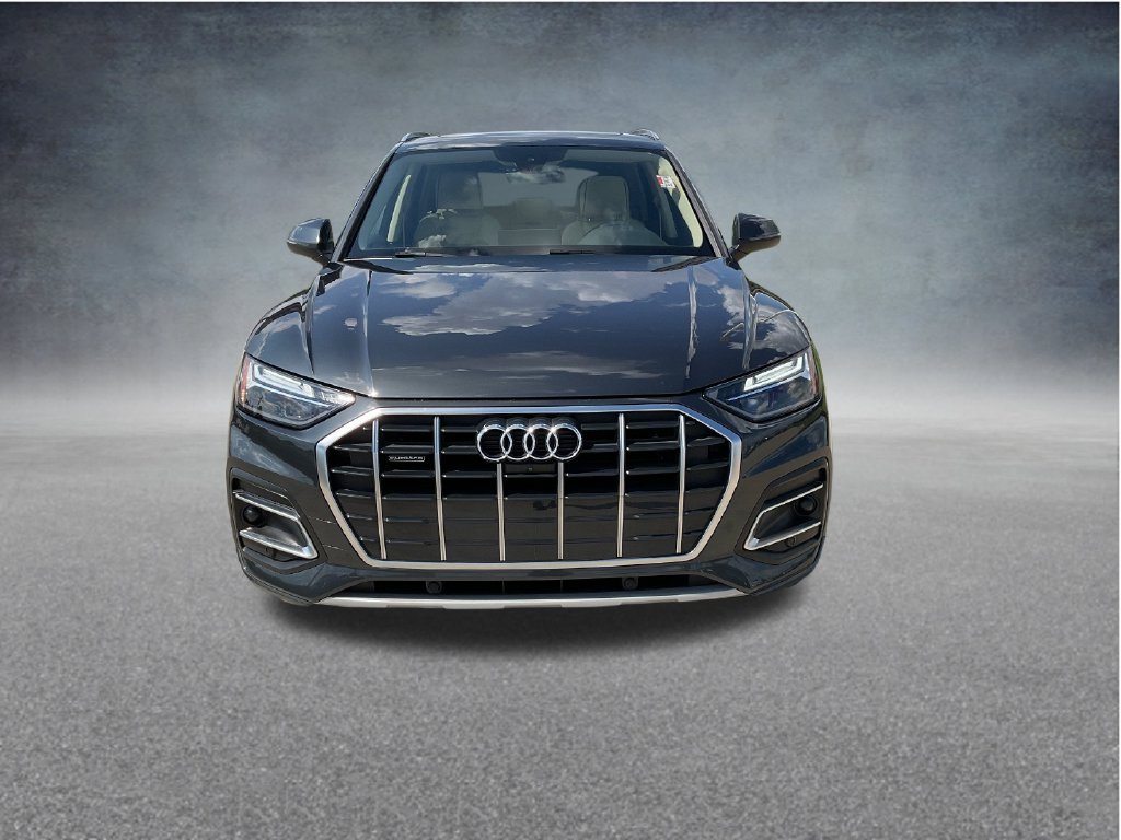 Used 2023 Audi Q5 2.0T Premium Plus w/ Premium Plus Package AWD/4WD image 2