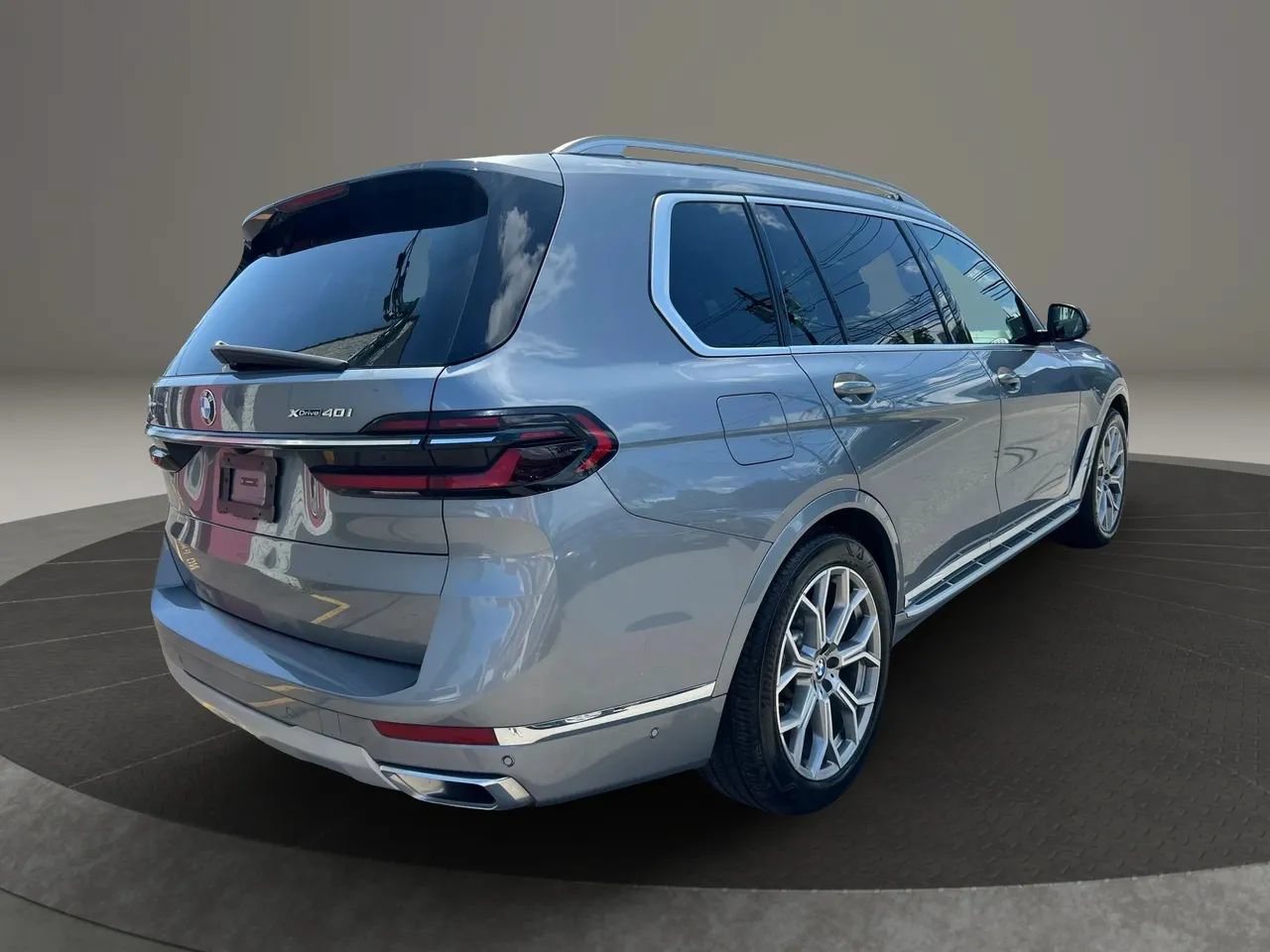 Used 2025 BMW X7 xDrive40i AWD/4WD image 5
