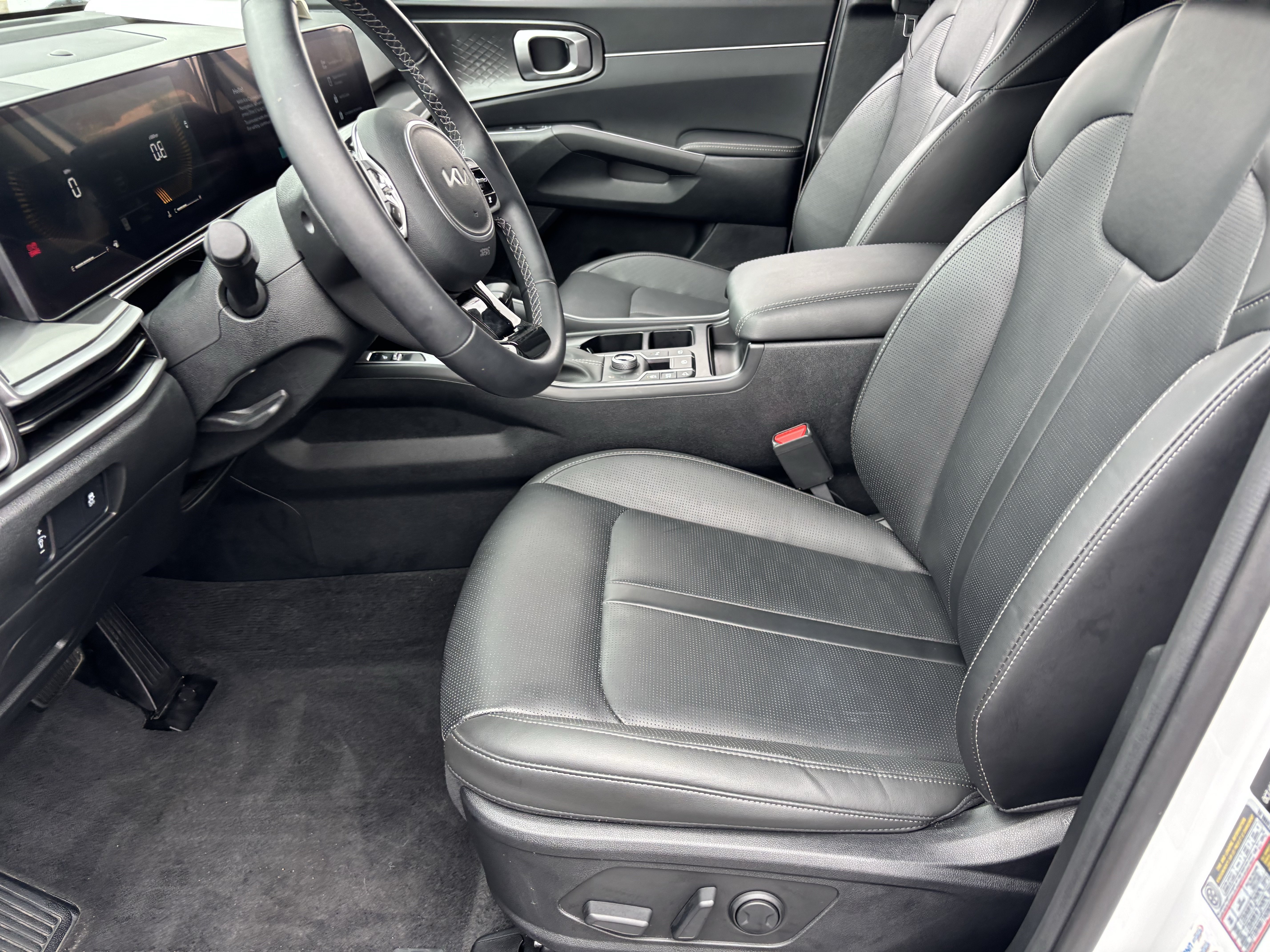 Certified 2025 Kia Sorento S w/ Panoramic Sunroof Package AWD/4WD image 18