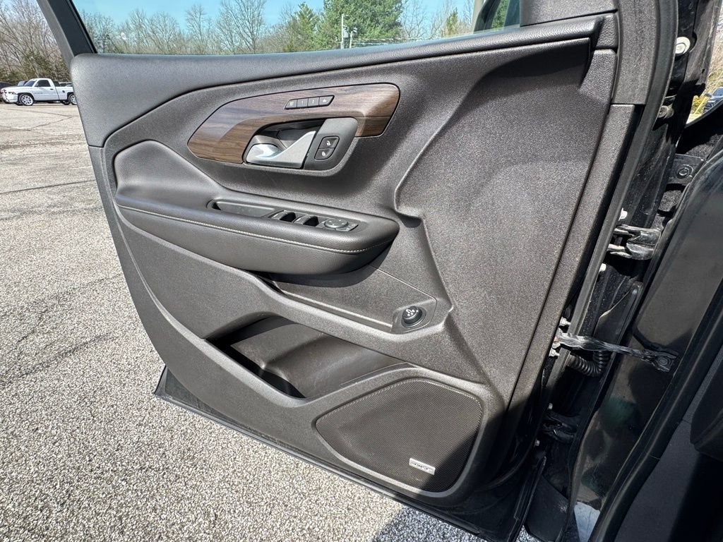 Used 2018 GMC Terrain Denali w/ Advanced Safety Package image 27