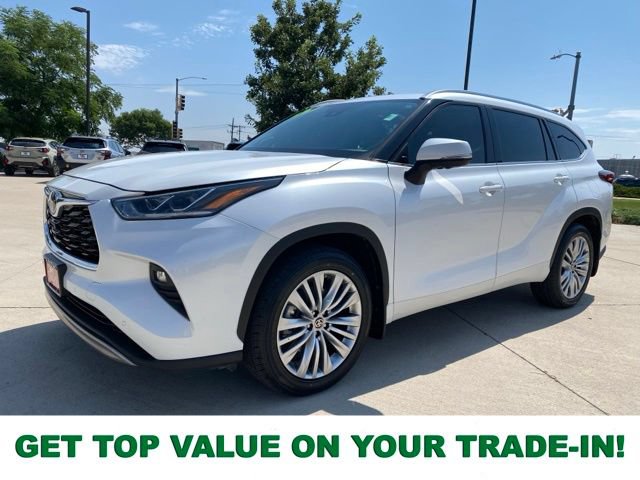 Used 2023 Toyota Highlander Platinum AWD/4WD image 1