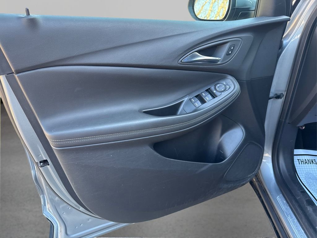 Used 2023 Buick Encore GX Select w/ Safety Package II image 22