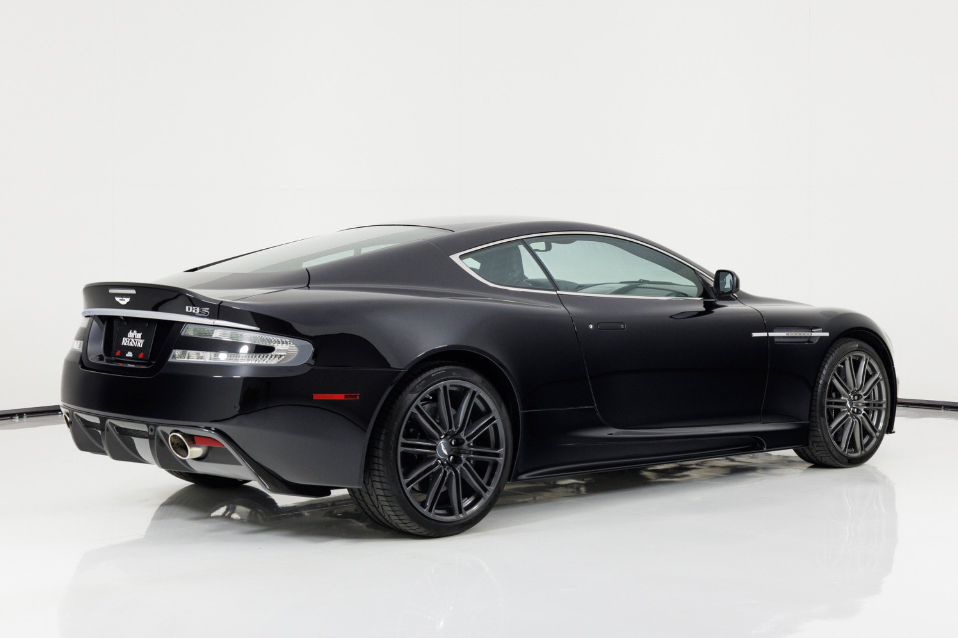 Used 2009 Aston Martin DBS Coupe RWD image 3