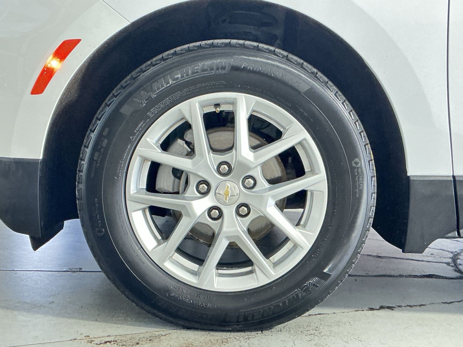 Used 2024 Chevrolet Equinox LS FWD image 13