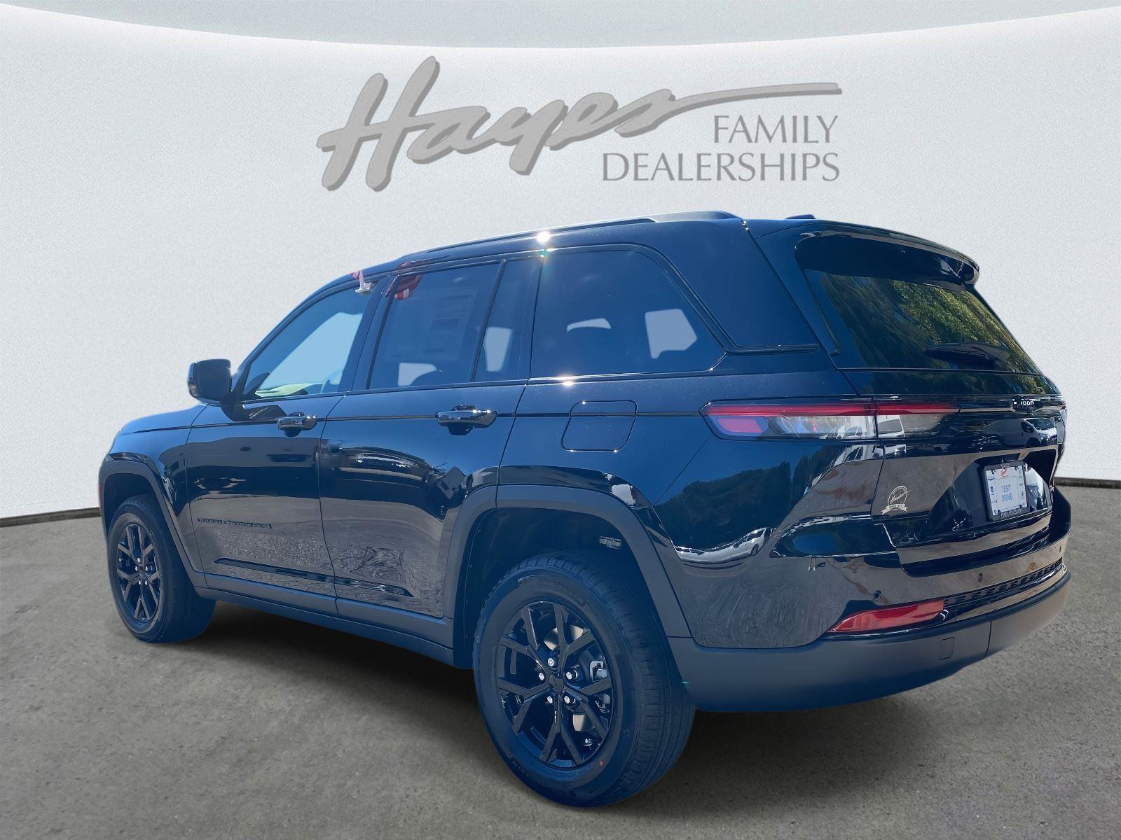 New 2025 Jeep Grand Cherokee Altitude image 26