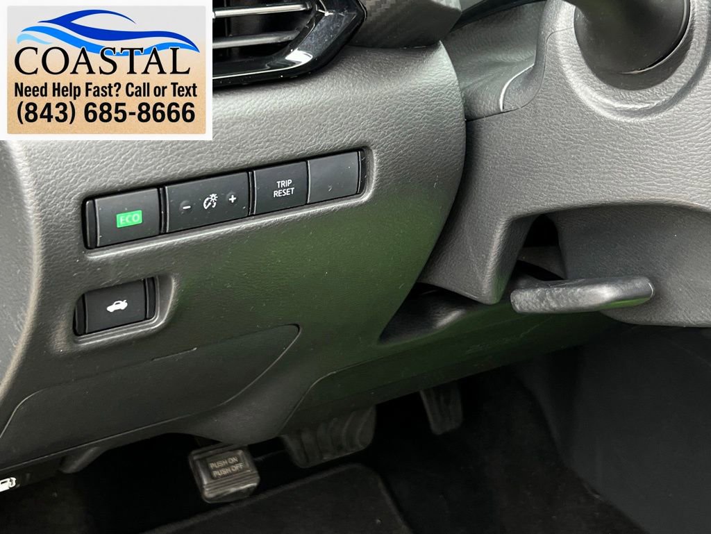 Certified 2025 Nissan Sentra SR FWD image 8