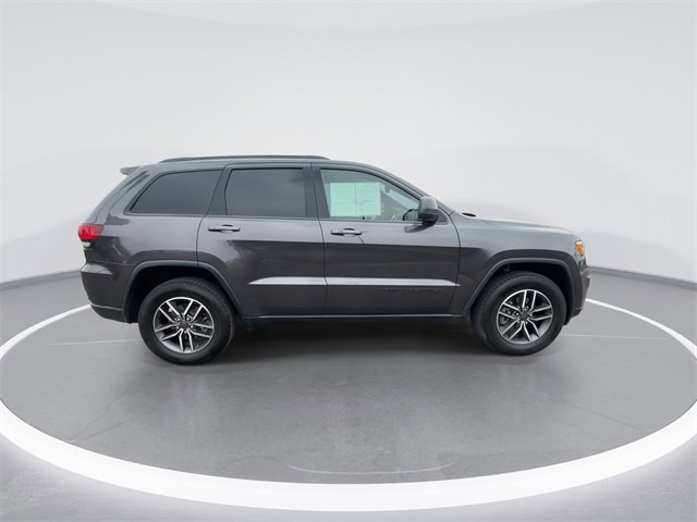Certified 2020 Jeep Grand Cherokee Laredo w/ Laredo X Package image 9