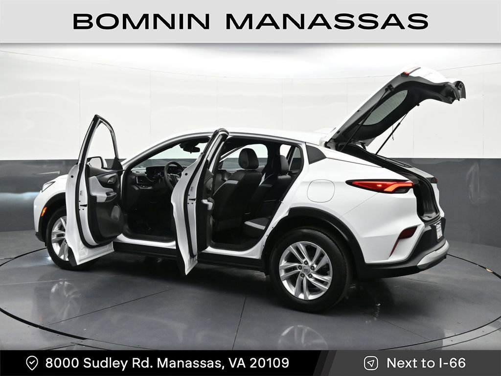 Used 2024 Buick Envista Preferred w/ Advanced Safety Package image 39