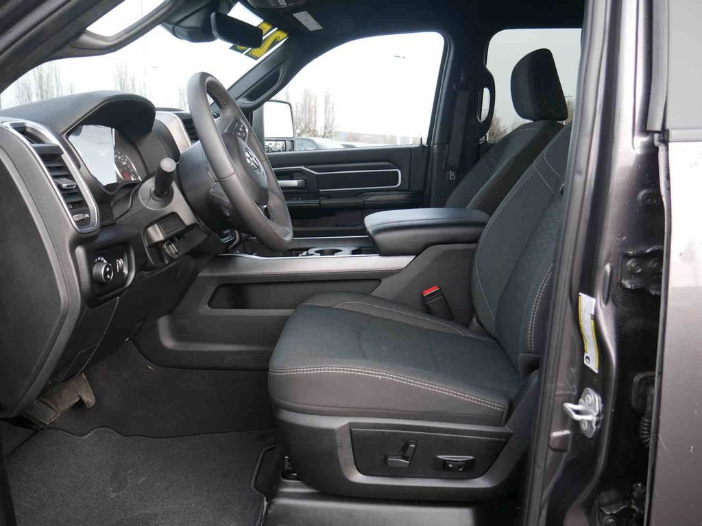 Certified 2025 RAM 3500 Big Horn image 27