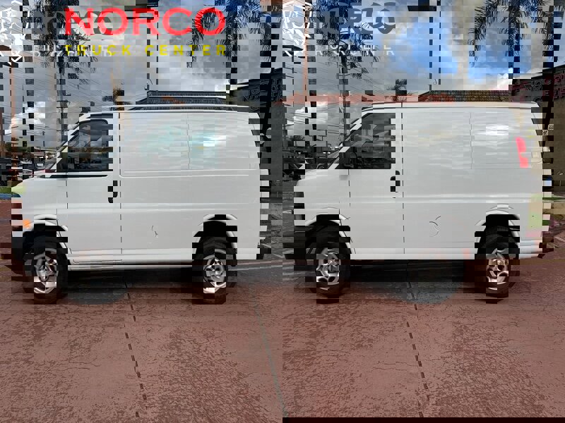 Used 2021 Chevrolet Express 2500 w/ Driver Convenience Package image 7