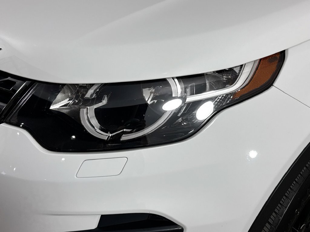 Used 2019 Land Rover Discovery Sport SE AWD/4WD image 11