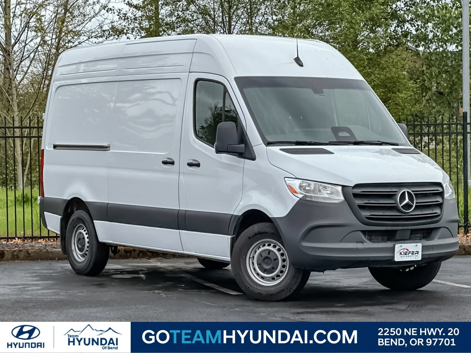 Used 2025 Mercedes-Benz Sprinter 2500 image 1
