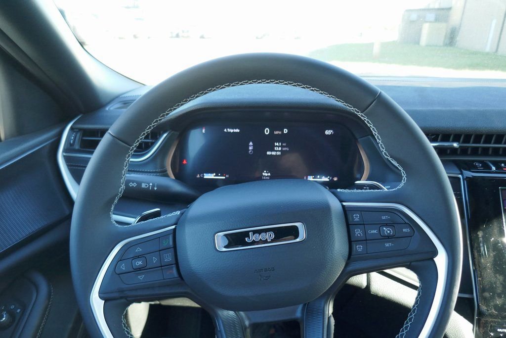 New 2025 Jeep Grand Cherokee L Laredo w/ Trailer Tow Package image 17