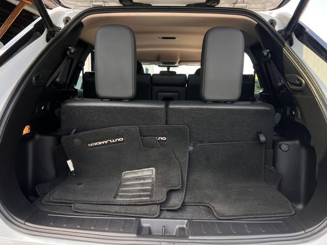 Used 2023 Mitsubishi Outlander SE FWD image 28