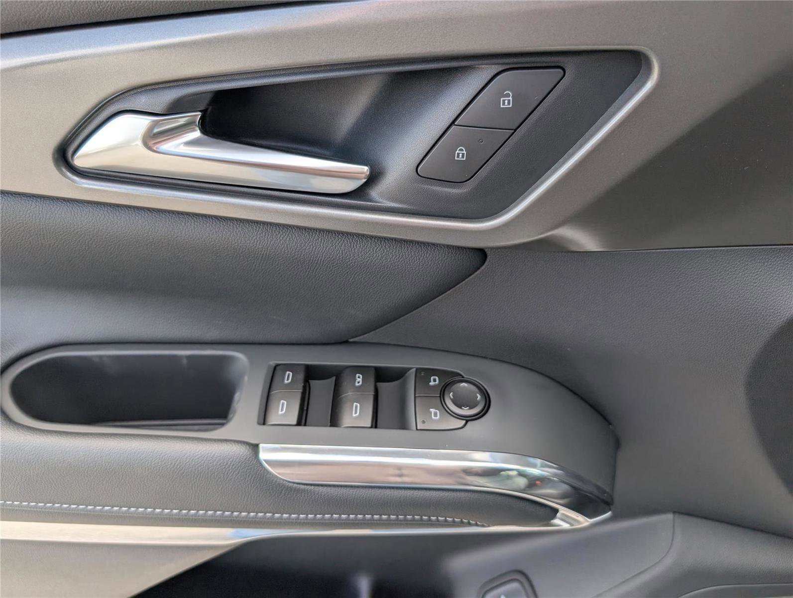 New 2026 Chevrolet Traverse LT w/ Midnight/Sport Edition image 17