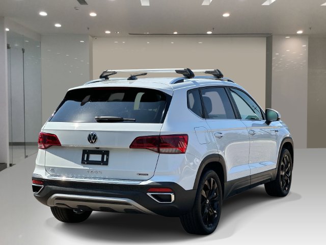 Used 2023 Volkswagen Taos SE w/ Black Wheel Package AWD/4WD image 5