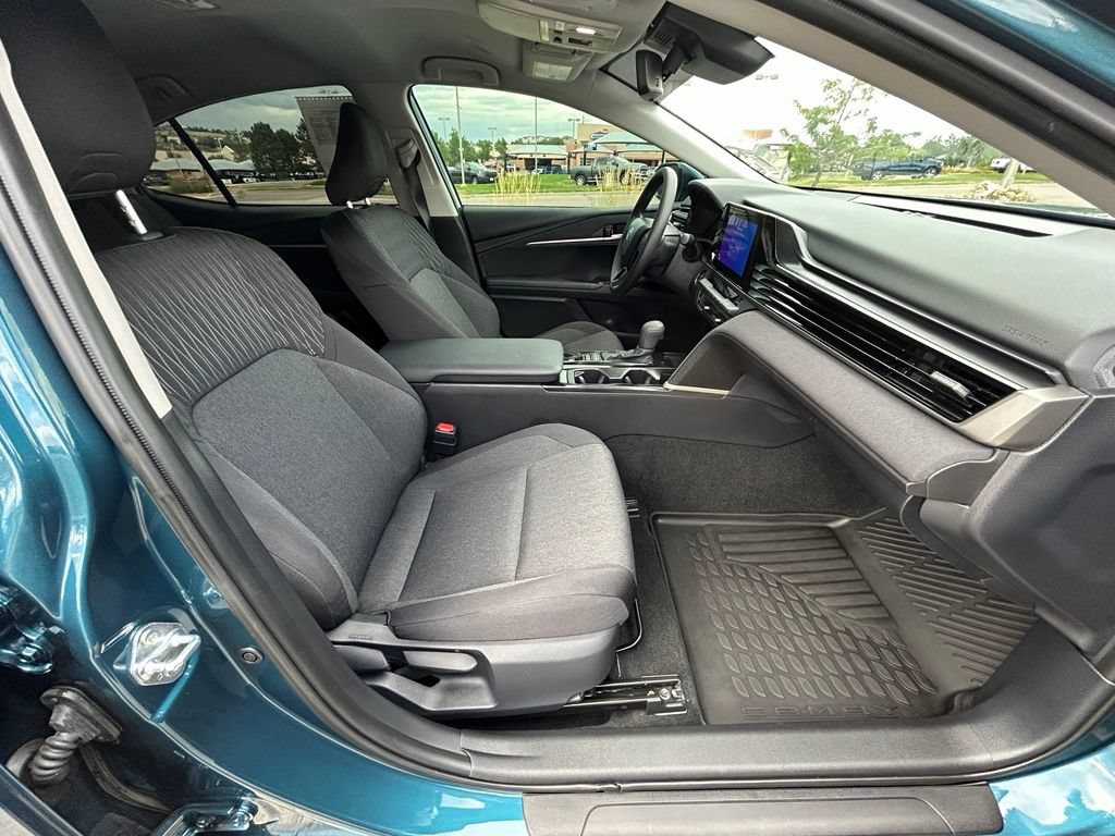 Used 2025 Toyota Camry LE w/ Convenience Package FWD image 31