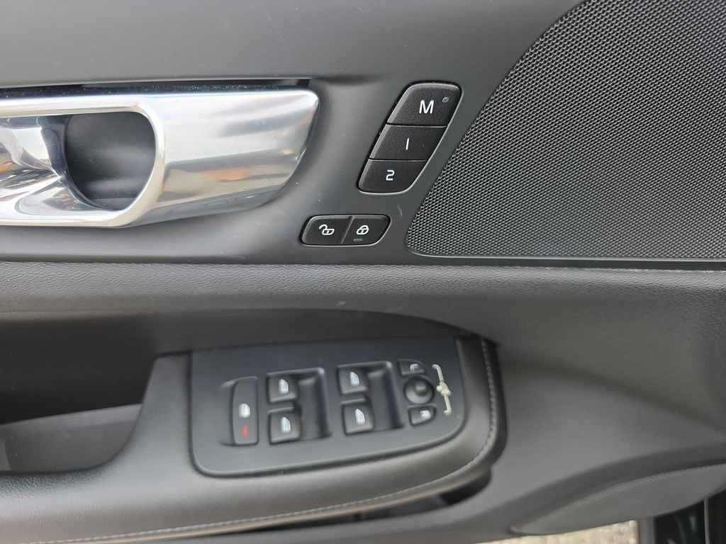 Used 2022 Volvo S60 B5 Momentum w/ Protection Package Premier AWD/4WD image 20