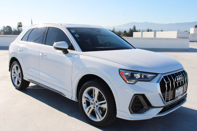 Used 2020 Audi Q3 2.0T Premium w/ Convenience Package image 2