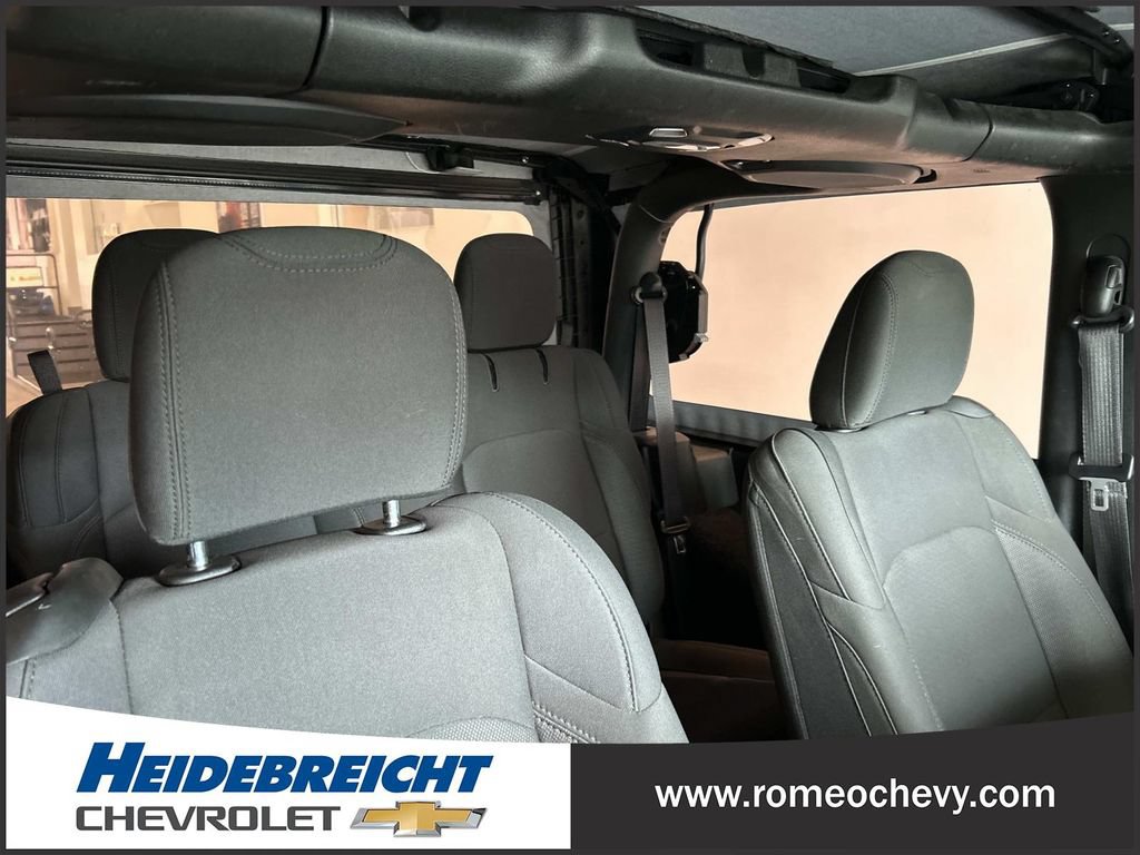 Used 2023 Jeep Wrangler Sport AWD/4WD image 37
